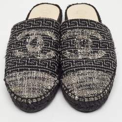 مملوكة مسبقًا Chanel CC Size 39 Black/White Tweed Espadrille Flat Mules