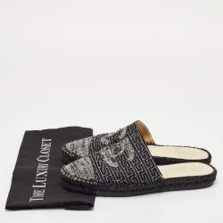 مملوكة مسبقًا Chanel CC Size 39 Black/White Tweed Espadrille Flat Mules