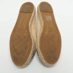 مملوكة مسبقًا Chanel CC Pearl Logo Size 37 Beige/Black Suede Espadrille Flats