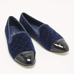 Pre Owned Chanel Interlocking CC Logo Size 40 Navy Blue Patent Leather and Velvet Smoking Slippers