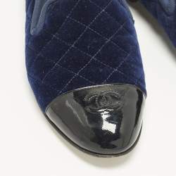 Pre Owned Chanel Interlocking CC Logo Size 40 Navy Blue Patent Leather and Velvet Smoking Slippers