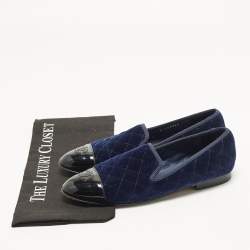 Pre Owned Chanel Interlocking CC Logo Size 40 Navy Blue Patent Leather and Velvet Smoking Slippers