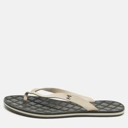 مملوكة مسبقًا Chanel CC Size 39 Beige Leather Thong Flats