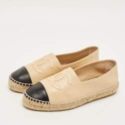 مملوكة مسبقًا Chanel CC Size 37 Beige/Black Leather Espadrille Flats