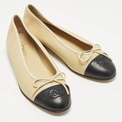 مملوكة مسبقًا Chanel CC Size 36.5 Beige/Black Leather Ballet Flats