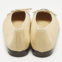مملوكة مسبقًا Chanel CC Size 36.5 Beige/Black Leather Ballet Flats