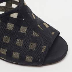 مملوكة مسبقًا Chanel CC Size 37 Black Canvas and Grosgrain Mules