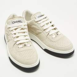 Pre Owned حذاء رياضي شانيل منخفظ من أعلى CC جلد شامواه ونايلون متعدد الألوان مقاس 38.5