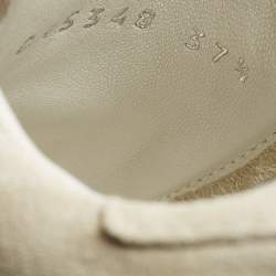 Pre Owned حذاء رياضي شانيل منخفظ من أعلى CC جلد شامواه ونايلون متعدد الألوان مقاس 38.5