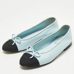مملوكة مسبقًا Chanel CC Size 37 Light Blue/Black Fabric and Leather Bow Cap Toe Ballet Flats