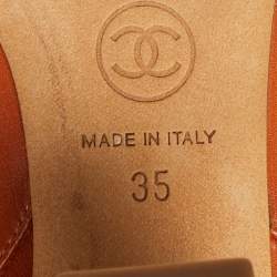 Pre Owned حذاء بوت مطر شانيل CC مزخرف كاميليا قطيفة عنابي مقاس 40