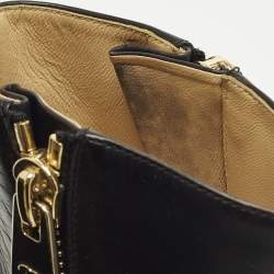 مملوكة مسبقًا حذاء بوت كاحل شانيل CC جلد أسود وبرّاق مقاس 40.5