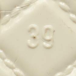 مملوكة مسبقًا Chanel CC Camellia Size 39 White/Black Rubber And Leather Thong Flats 