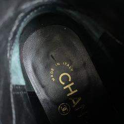 Pre Owned بوت قصير شانيل CC شعار جلد أسود مقاس 35