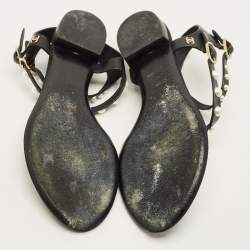 Pre Owned Chanel  Size 40.5 Black Leather CC Pearl Embellished Flat Thong Sandals
