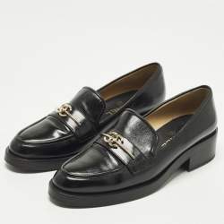 مملوكة مسبقًا حذاء لوفرز شانيل جلد أسود CC مقاس 40