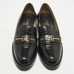 مملوكة مسبقًا حذاء لوفرز شانيل جلد أسود CC مقاس 40