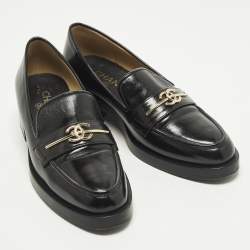 مملوكة مسبقًا حذاء لوفرز شانيل جلد أسود CC مقاس 40