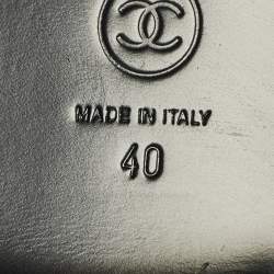 مملوكة مسبقًا حذاء لوفرز شانيل جلد أسود CC مقاس 40