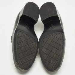 مملوكة مسبقًا حذاء لوفرز شانيل جلد أسود CC مقاس 40