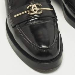 مملوكة مسبقًا حذاء لوفرز شانيل جلد أسود CC مقاس 40