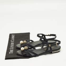 Pre Owned صندل مفتوح الكعب بالكريستال مزين ساتان أسود مقاس 39.5 شانييل