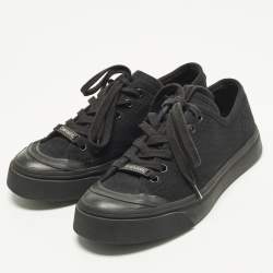 Pre Owned حذاء رياضي شانيل كنفس أسود بعنق منخفض مقاس 37