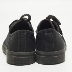 Pre Owned حذاء رياضي شانيل كنفس أسود بعنق منخفض مقاس 37