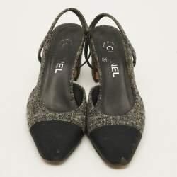 مملوكة مسبقًا Chanel CC Size 38.5 Grey/Black Canvas and Tweed Slingback Pumps