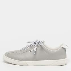 مملوكة مسبقًا Chanel Weekender Size 42 Grey Leather Low Top Sneakers