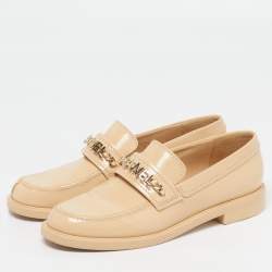 Pre Owned Chanel Size 40 Beige Patent Leather Chain Detail Logo Loafers