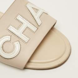 مملوكة مسبقًا صندل شانيل CC جلد ذهبي مثقوب مسطح مقاس 38