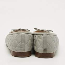 مملوكة مسبقًا Chanel Bow Size 38 Grey Leather Ballet Flats