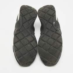 Pre Owned حذاء رياضي شانيل قماش ستريتش رصاصي سليب أون مقاس 38.5