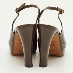 Pre Owned صندل شانيل سي سي بني جلد لامع منصة سير خلفي مقاس 41