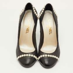 Pre Owned حذاء كعب عالي شانيل سي سي مزين بلآلئ مقاس 37 شمواه وجلد أسود