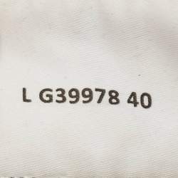 Pre Owned حذاء رياضي شانيل CC جلد أبيض مقاس 40 أربطة