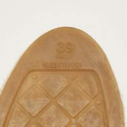 Pre Owned حذاء إسبادريلز شانيل فلات غطاء مقدمة ترصيع كاميليا سى سى جلد أسود / كريمى فاتح مقاس 39