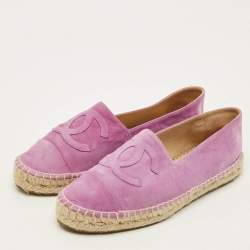 مملوكة مسبقًا حذاء فلات  شانيل إسبادريل سويدي بنفسجي غطاء مقدمة بشعار سي سي مقاس 38 