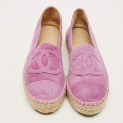مملوكة مسبقًا حذاء فلات  شانيل إسبادريل سويدي بنفسجي غطاء مقدمة بشعار سي سي مقاس 38 