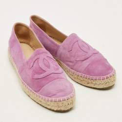 مملوكة مسبقًا حذاء فلات  شانيل إسبادريل سويدي بنفسجي غطاء مقدمة بشعار سي سي مقاس 38 