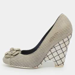 Pre Owned Chanel Camelia Size 39 Beige Stripe Leather Wedge Pumps