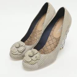 Pre Owned Chanel Camelia Size 39 Beige Stripe Leather Wedge Pumps
