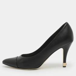 مملوكة مسبقًا Chanel CC Size 38 Black Leather Cap Toe Pumps