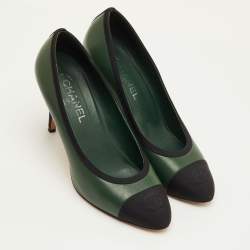 Pre Owned Chanel CC Size 40 Dark Green/Black Leather Cap Toe Pumps