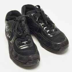 Pre Owned حذاء رياضي شانيل سي سي جلد زهري/ذهبي، وشامواه وتويد بعنق منخفض مقاس 39