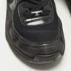 Pre Owned حذاء رياضي شانيل سي سي جلد زهري/ذهبي، وشامواه وتويد بعنق منخفض مقاس 39