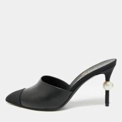 Pre Owned صندل شانيل سي سي كانفاس أسود وجلد بكعب لؤلؤي مقاس 36.5