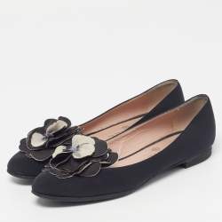 مملوكة مسبقًا حذاء باليرينا مسطح شانيل نسيج أسود سي سي كاميليا مقاس 36.5