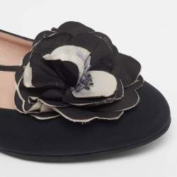 مملوكة مسبقًا حذاء باليرينا مسطح شانيل نسيج أسود سي سي كاميليا مقاس 36.5